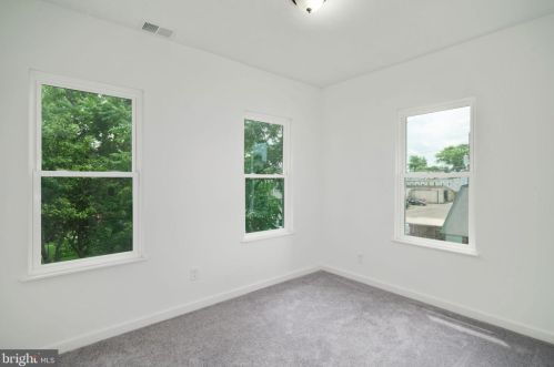 210 Market St, Gloucester NJ  08030-1907 exterior