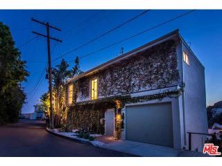8560 Franklin Ave, Los Angeles CA  90069-1402 exterior
