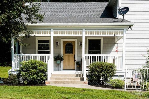 71 Browning Rd, Norwich, CT 06360-1415