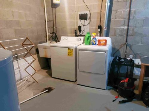 225 Fieldbrook Dr, Canonsburg PA  15317-9764 exterior