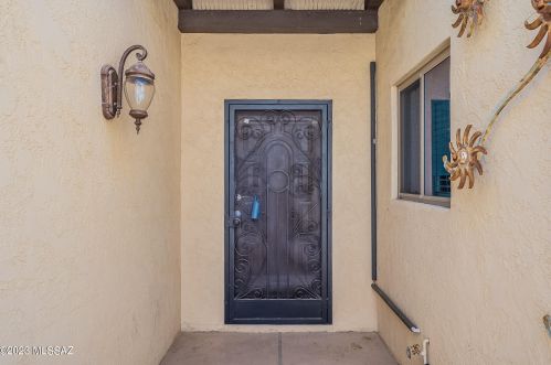 7204 Camino Vecino, Tucson AZ 85715-3418 exterior