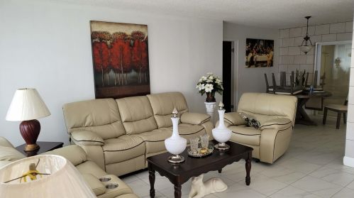 711 Floresta Dr, Fort Pierce, FL 34983-1508