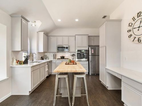 5064 San Jacinto Dr, Fort Worth TX 76137-5537 exterior