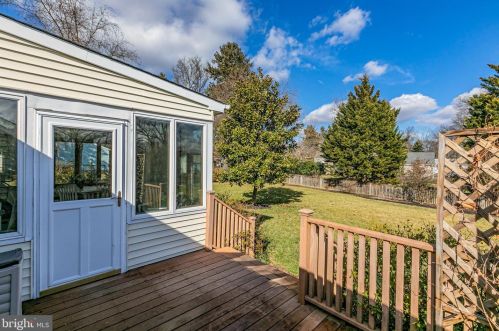 16 Vanderveer Dr, Lawrence Township NJ  08648-3151 exterior