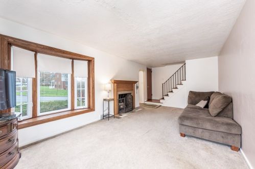 340 Spg Vly Rd, Pittsburgh PA 15243-1418 exterior