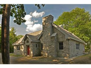 23 Hidden Pond Dr, Amherst NH  03031-3079 exterior