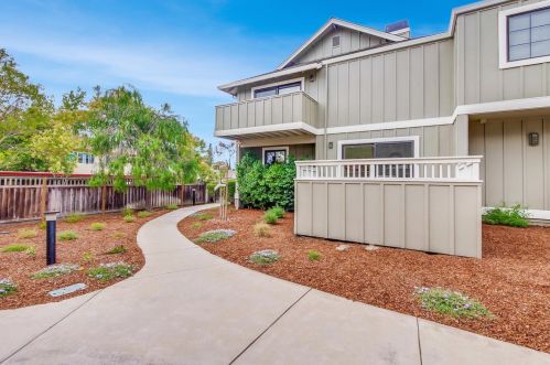 563 Mc Kinley Ave, Sunnyvale, CA 94086-1801