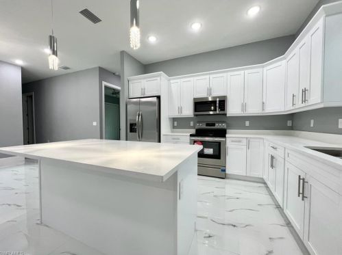 2612 53rd St, Lehigh Acres, FL 33976-4816