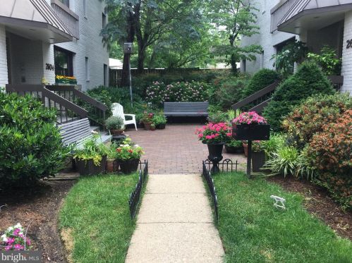 2604 Tunlaw Rd, Washington, DC 20007-1310
