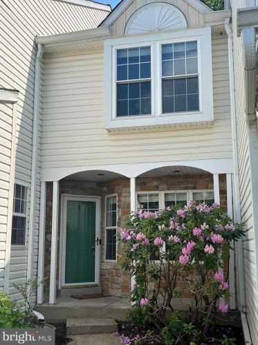 585 Aspen Woods Dr, Yardley, PA 19067-6378