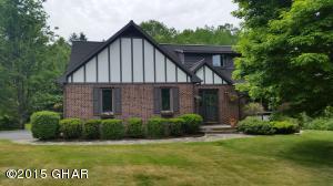 18 Spruce Ln, Sugarloaf, PA 18249-3359