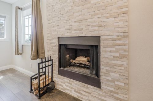 24494 Leona Dr, Hayward CA  94542-1010 exterior