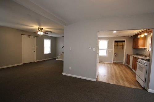 697 Oakland Beach Ave, Warwick RI  02889-9412 exterior