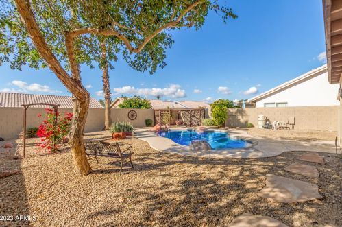 11924 67 Dr, Peoria AZ 85383-7104 exterior