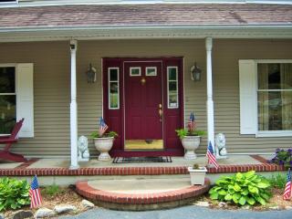 11 Meadowview Ter, Skyline Lakes, NJ 07456-1124
