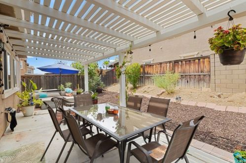 45008 Starina St, Lake Elsinore CA  92532-1515 exterior