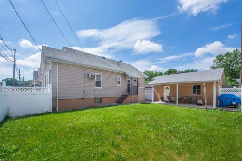 13 Coney Rd, Little Falls NJ  07424-1011 exterior