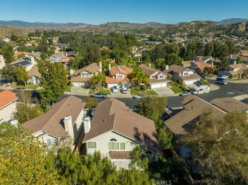 22114 Pamplico Dr, Santa Clarita CA  91350-2186 exterior
