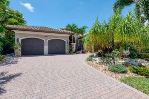 8462 Hawks Gully Ave, Delray Beach, FL 33446-9678