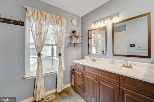21 Ashley Ct, Glen Mills PA  19342-2007 exterior