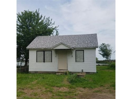 4406 Bayshore Ct, Sandusky, OH 44870-9775