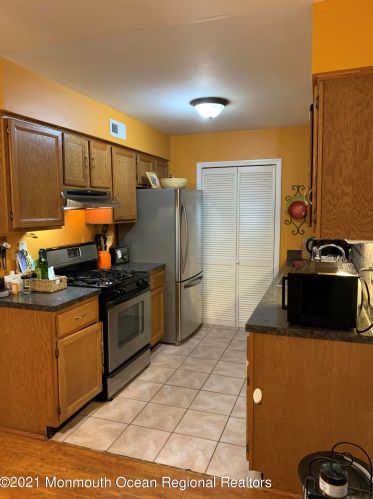 34 John St, Bloomfield, NJ 07003-5146