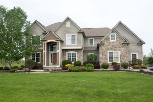 8 Creek Dr, Spencerport NY  14559-9614 exterior