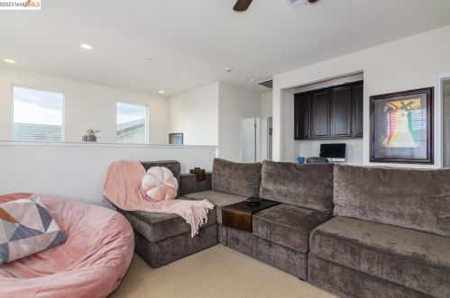 415 Sonnet Ct, Oakley CA  94561-5087 exterior