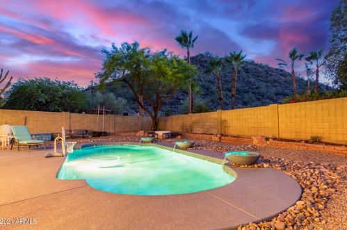 1925 Behrend Dr, Phoenix AZ  85024-1242 exterior