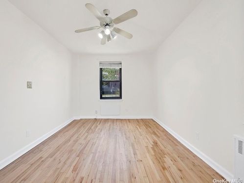 320 Atlantic Ave, East Rockaway NY  11518-1142 exterior