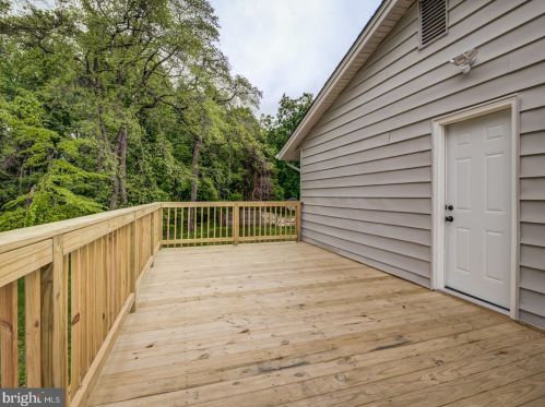 8813 Lagrange St, Lorton VA 22079-1643 exterior