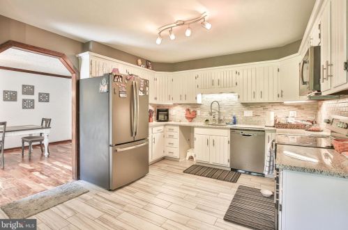 2327 Contest Ln, Haymarket VA  20169-1209 exterior