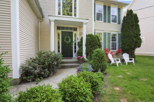 47 Taylor Pl, Southport, CT 06890-1119