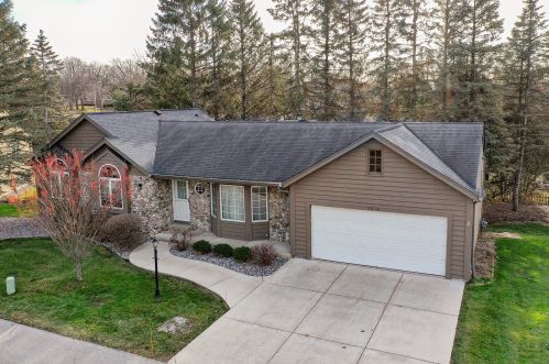 3878 Oakridge Ct, Milwaukee, WI 53228-1367