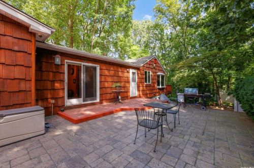 568 Bread And Cheese Hollow Rd, Northport NY  11768-2326 exterior