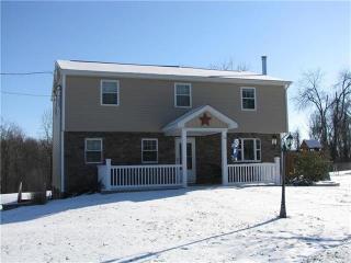 500 Alamae Lakes Rd, Washington, PA 15301-9145