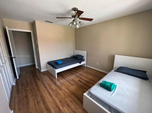 1231 179th Ave, Hollywood FL  33029-3162 exterior