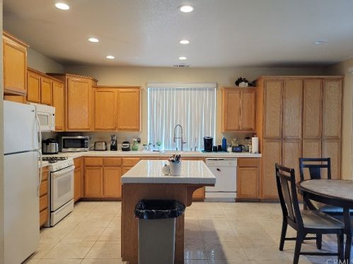 2263 Corsico Ct, Los Banos CA  93635-6411 exterior