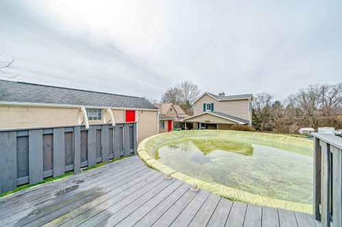 2703 Kansas St, Mckeesport PA  15132-7841 exterior