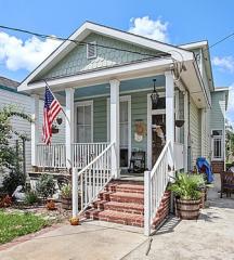 816 Peniston St, New Orleans LA  70115-2621 exterior