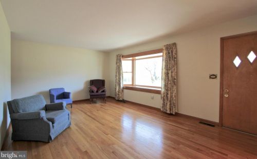 562 Old Mill Rd, Dover, DE 19901-6204