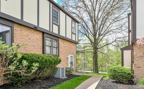 22 Oxford Ct, Pittsburgh, PA 15237-4501