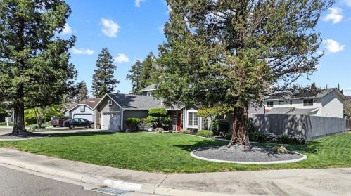 1900 Foxtail Ct, Turlock CA  95382-2890 exterior