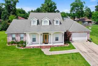 10132 Chenevert Rd, Westwego, LA 70094-2057