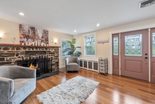 845 Vosseller Ave, Martinsville NJ  08836-2387 exterior