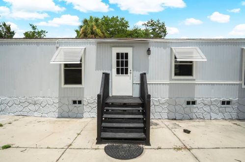 13197 Moon Rd, Brooksville, FL 34613-4158