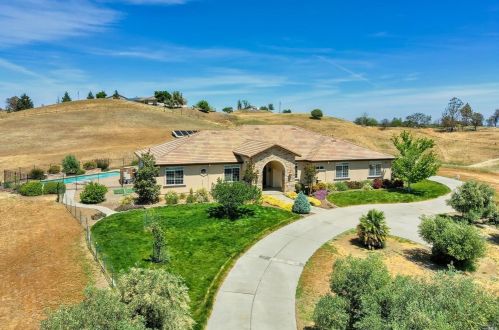 3959 Skyhawk Ln, Vacaville CA  95688-9516 exterior