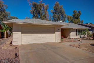 11622 Half Moon Dr, Phoenix, AZ 85044-2209