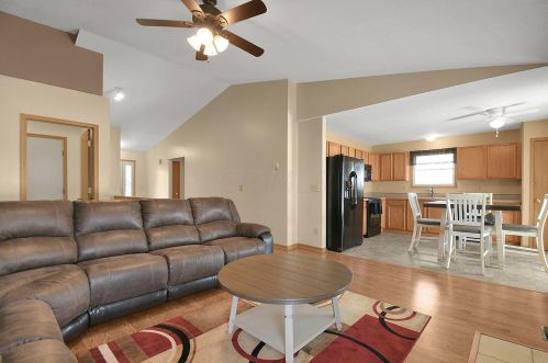 410 Green Apple Pl, Pataskala OH  43062-7453 exterior