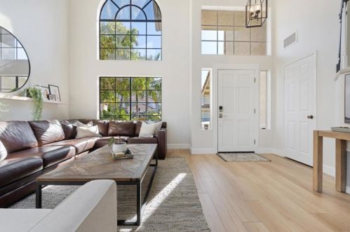 1938 White Birch Dr, Vista CA  92081-7316 exterior